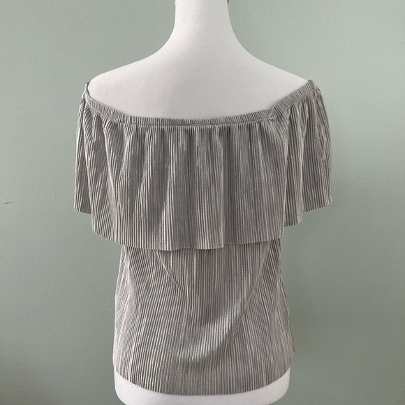 Beau Tissu off shoulder top NWT - Picture 2 of 10